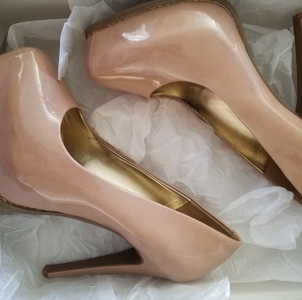 Vera Wang Heels